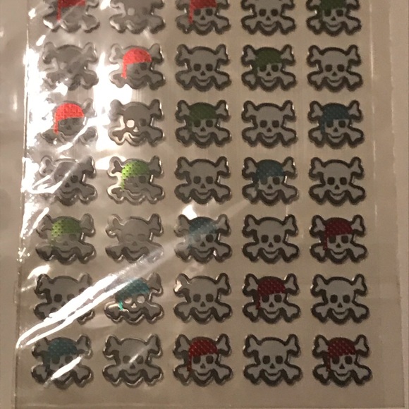 Colorbok Limited Ed Stickerdoodles Bling Skulls and Crossbones-New - Picture 3 of 5
